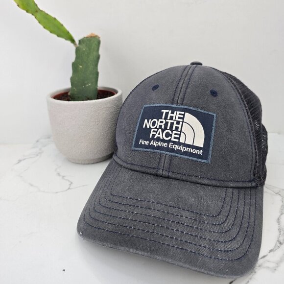 The North Face | Gorpcore navy blue adjustable trucker hat | unisex - Picture 1 of 7